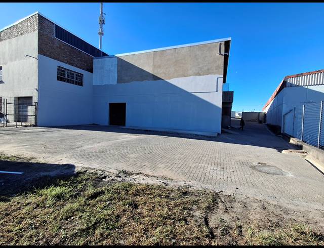 1,085M² WAREHOUSE FOR SALE IN BRAELYN INDUSTRIAL